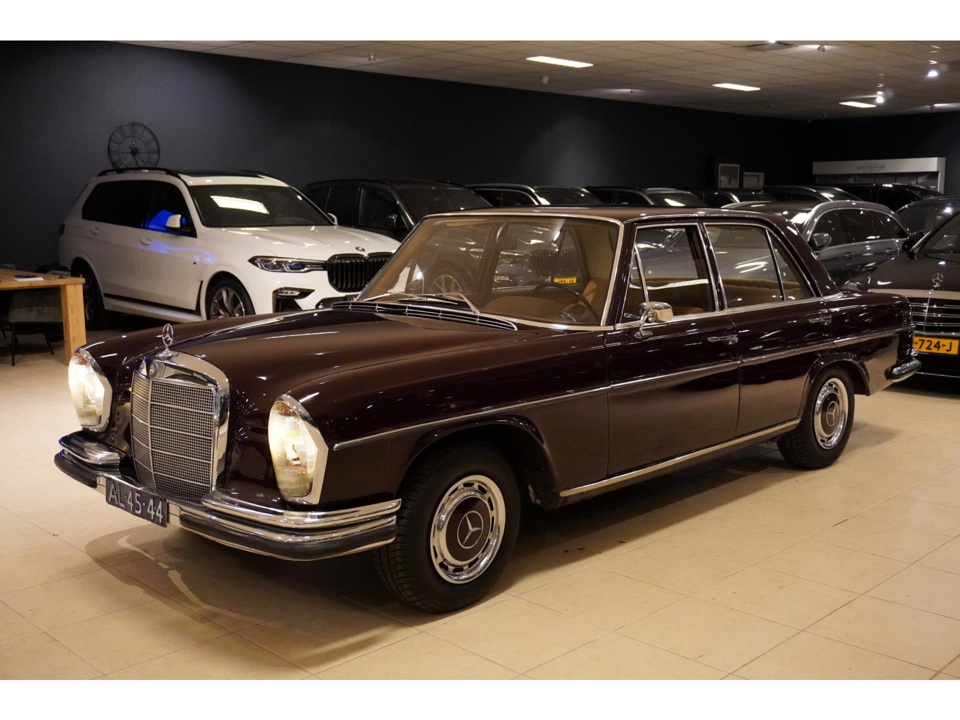 45062904-26.jpg