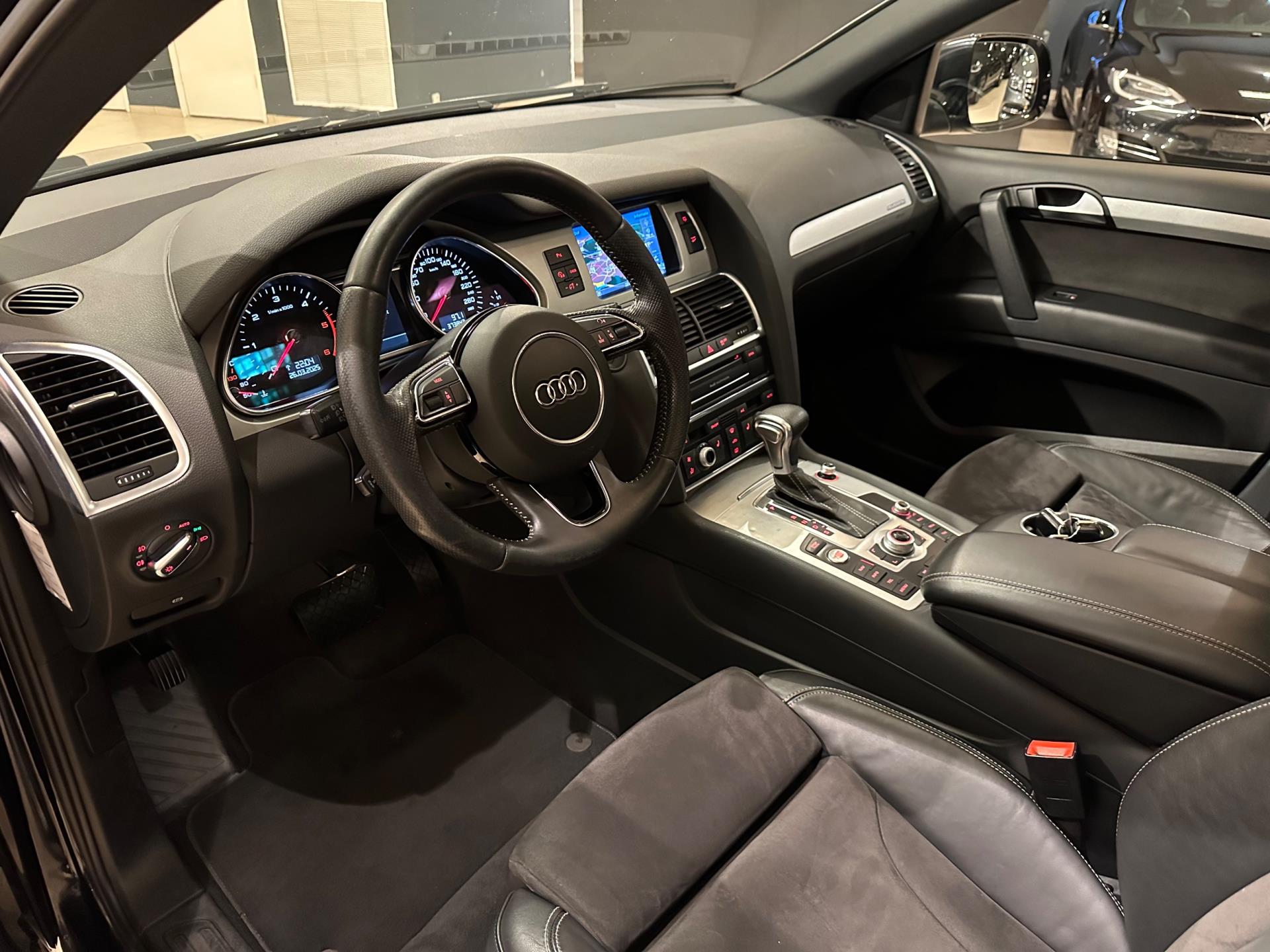 43767788-10.jpg