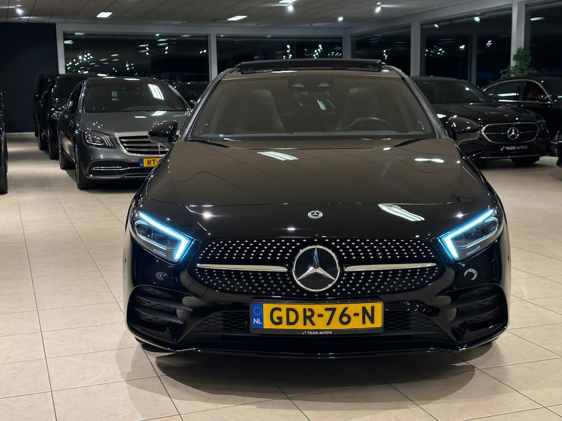 43983253-2.jpg