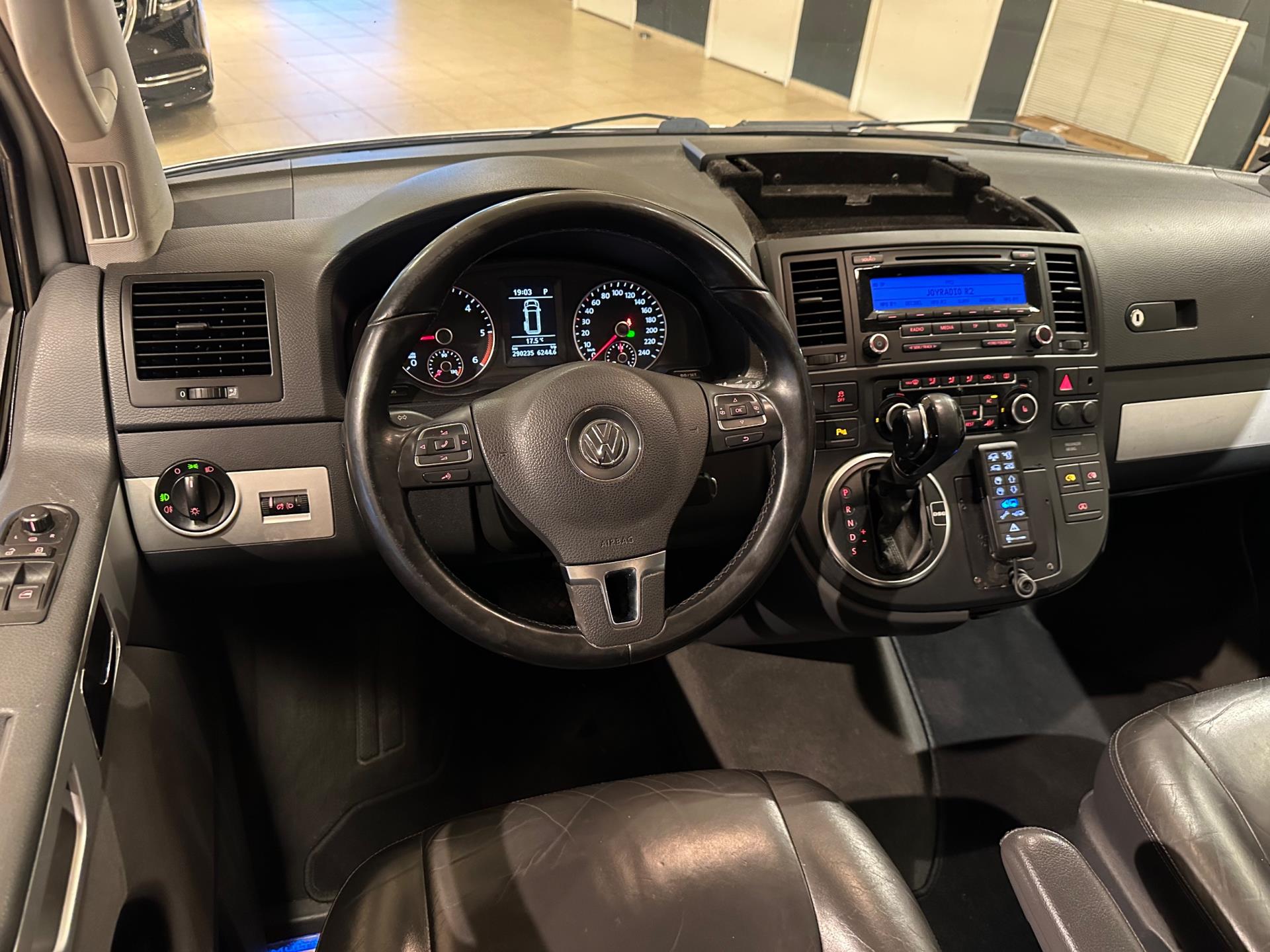 44404337-12.jpg