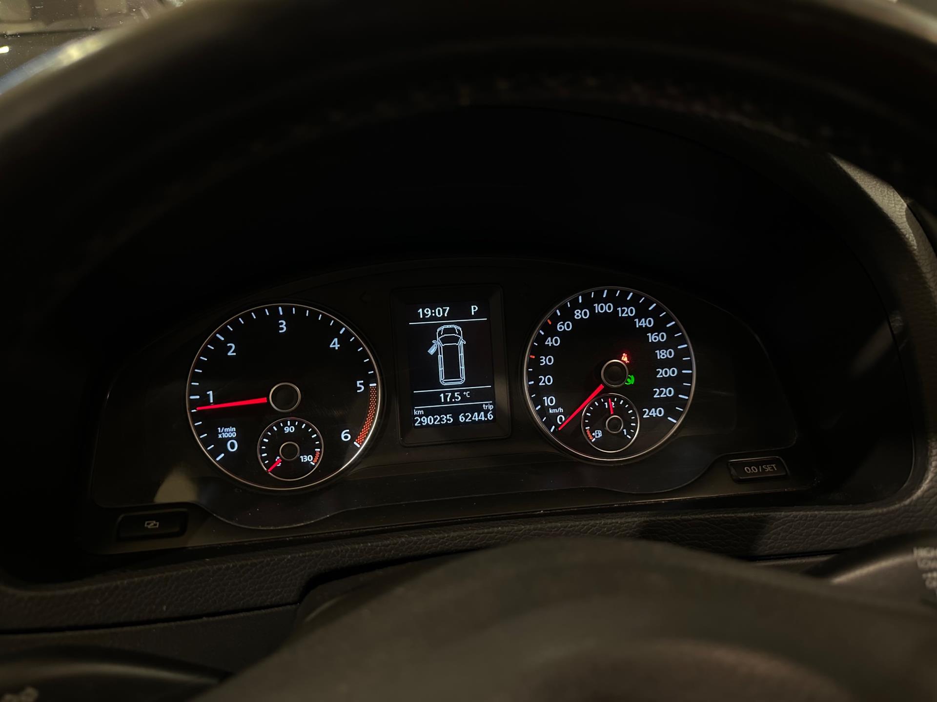 44404337-27.jpg