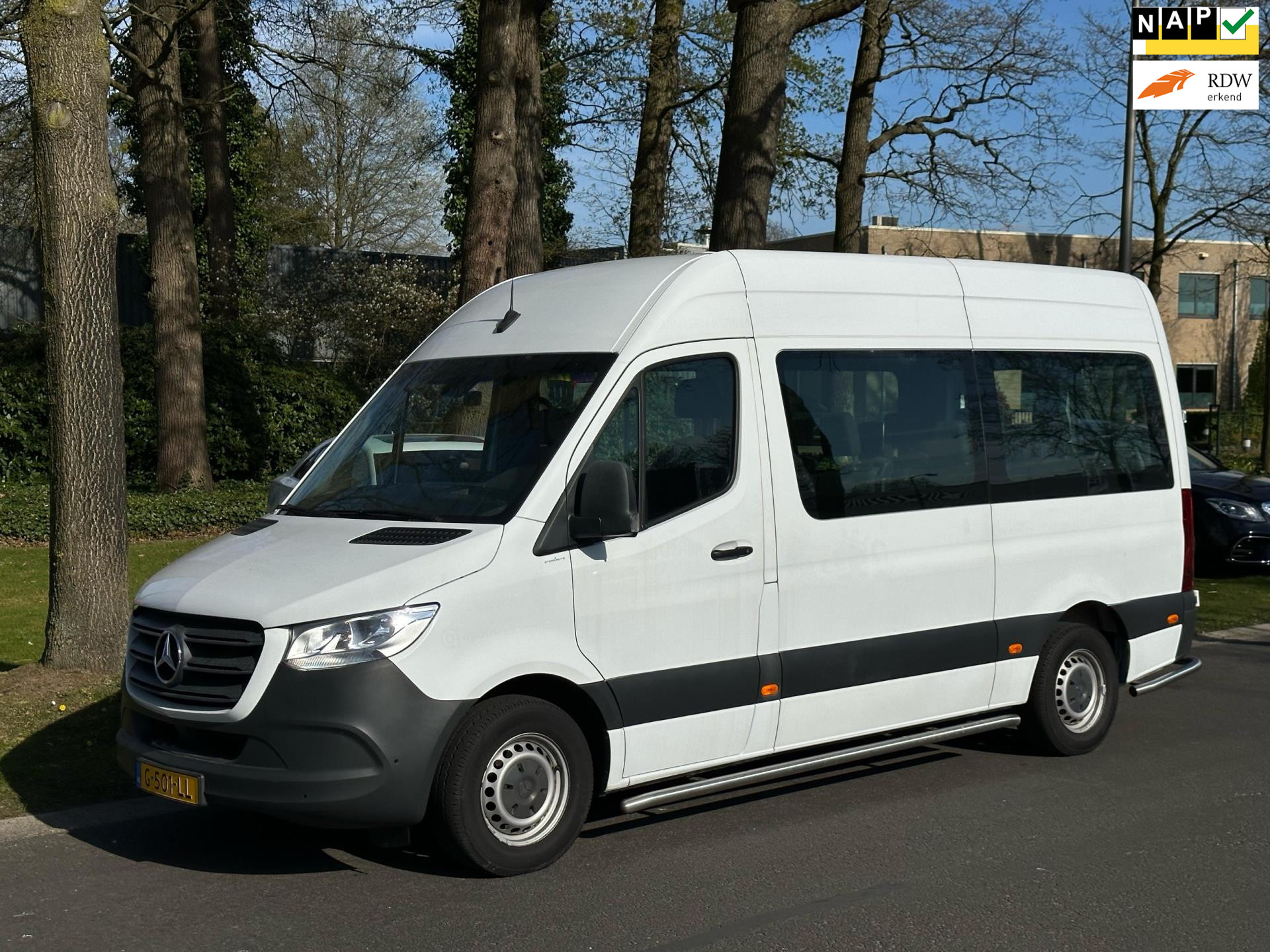 43723994-46.jpg