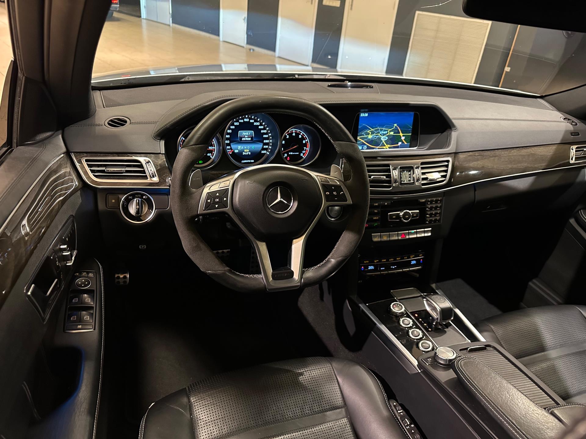 48026579-20.jpg
