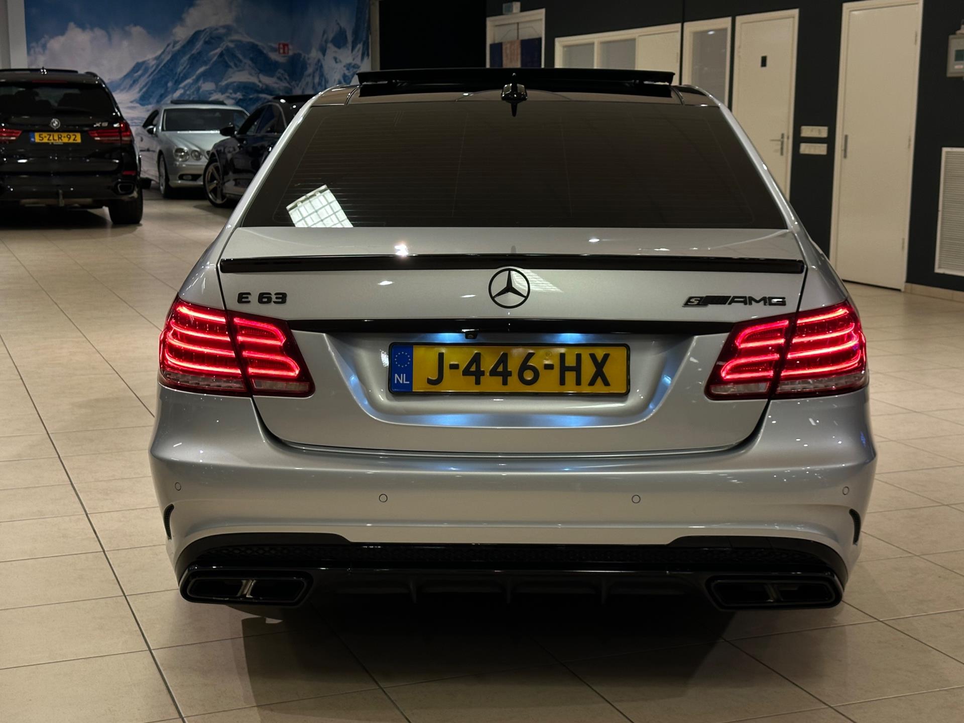 48026579-8.jpg