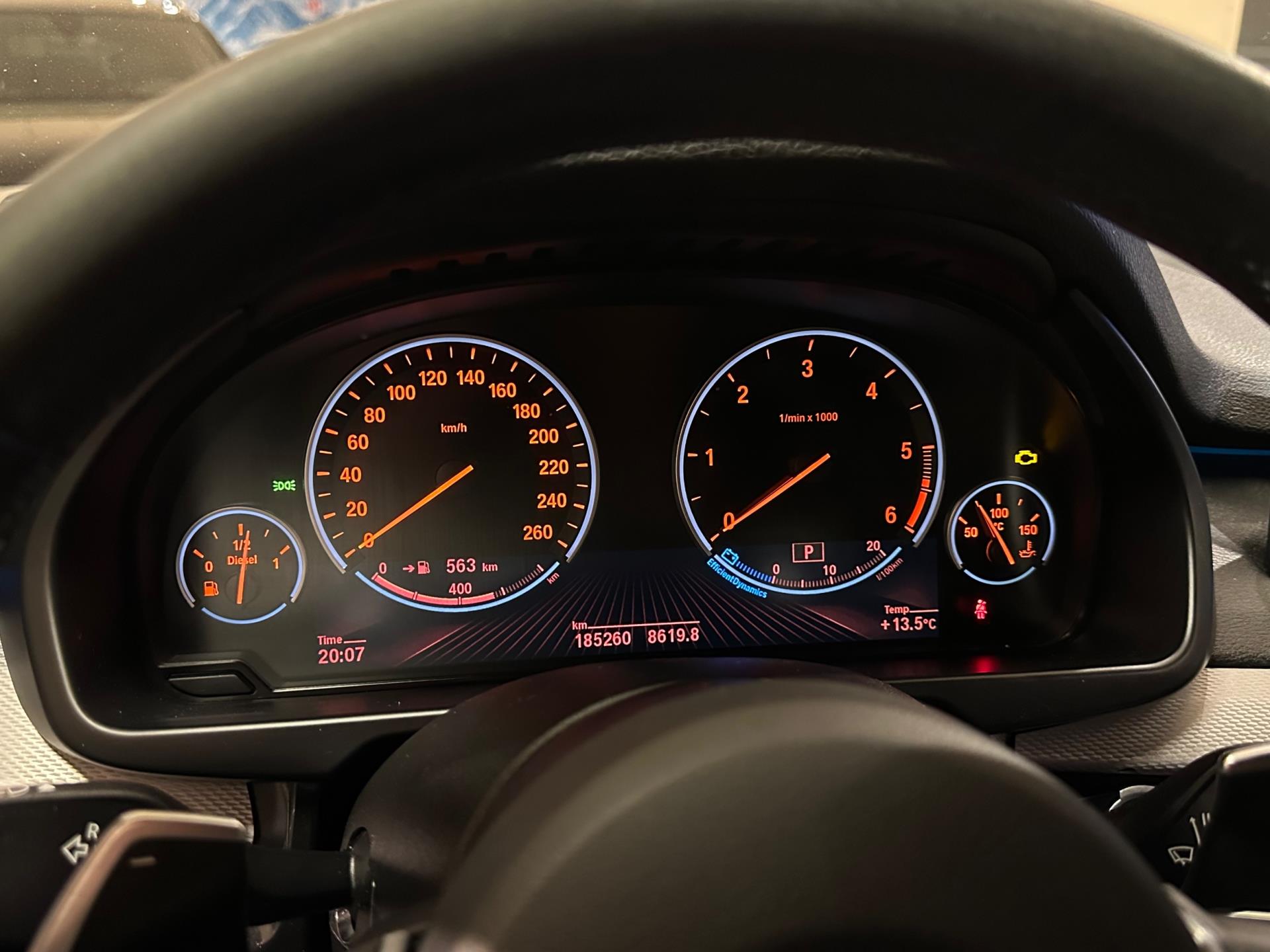 48077597-30.jpg